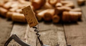 https://www.vecteezy.com/photo/7297058-corkscrew-and-wine-corks