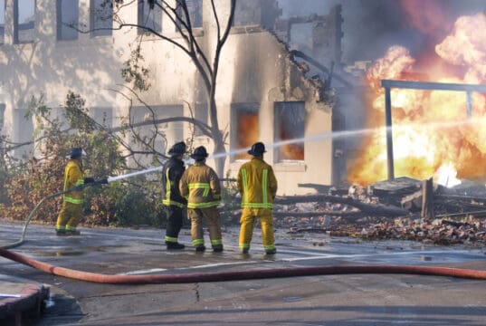 https://www.vecteezy.com/photo/870586-fire-fighters
