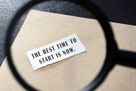 https://www.vecteezy.com/photo/7971355-motivational-and-inspirational-quote-on-white-paper-with-brown-envelope-on-wooden-desk