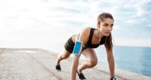 https://www.freepik.com/free-photo/young-beautiful-sportive-girl-preparing-run-seaside_7988391.htm#query=jogging&position=15&from_view=search