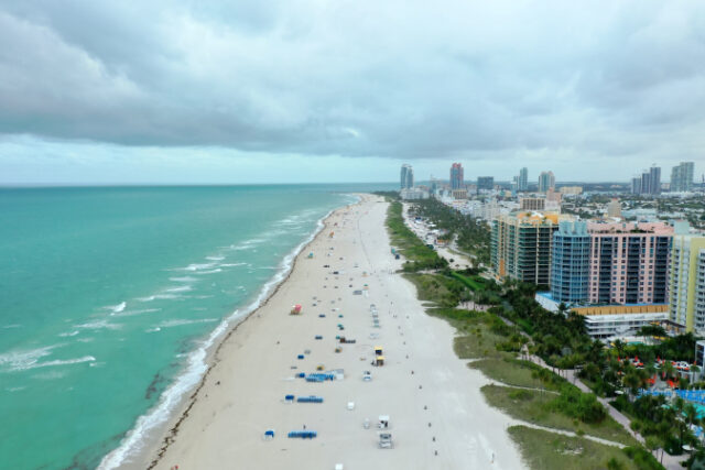 https://www.freepik.com/free-photo/miami-beach-with-buildings-right_10860186.htm#query=miami%20skyline&position=18&from_view=search