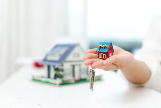 https://www.freepik.com/free-photo/real-estate-agent-with-house-model-keys_5519370.htm#query=new%20home&position=21&from_view=search