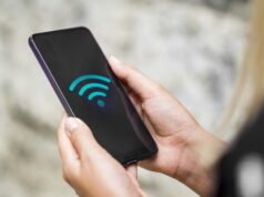 https://www.freepik.com/free-photo/close-up-phone-hands-with-wifi-symbol_5575122.htm#query=wifi&position=29&from_view=search