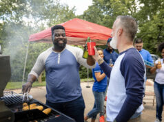 https://www.freepik.com/free-photo/manning-grill-tailgate-party_17431393.htm?query=barbecue&collectionId=332&&position=2&from_view=collections