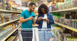 https://www.freepik.com/free-photo/serious-young-couple-standing-aisle-with-alcohol-drinks_6627737.htm#query=food%20shopping&position=17&from_view=search