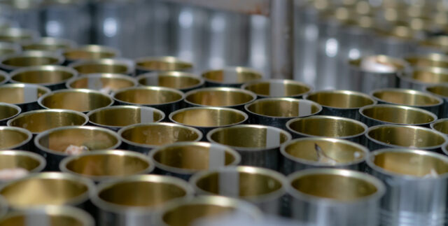 vecteezy_canned-fish-factory-food-industry-many-can-of-sardines-on_7788616_552 https://www.vecteezy.com/photo/7788616-canned-fish-factory-food-industry-many-can-of-sardines-on-a-conveyor-belt-sardines-in-red-tomato-sauce-in-tinned-cans-at-food-factory-food-processing-production-line-food-manufacturing-industry