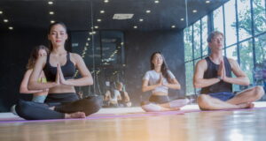 https://www.vecteezy.com/photo/2440658-group-exercising-yoga-in-the-gym-by-stretching-healthy-exercise-concept