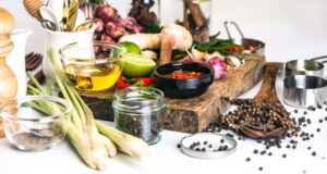 https://www.vecteezy.com/photo/8919855-spices-for-use-as-cooking-ingredients-on-a-wooden-background-with-fresh-vegetables-healthy-food-herbs-organic-vegetables-on-the-table-raw-materials-of-cooking-preparation-tom-yum