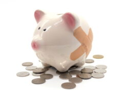 https://www.vecteezy.com/photo/7182358-stethoscope-with-pink-piggy-bank-and-coins