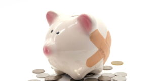 https://www.vecteezy.com/photo/7182358-stethoscope-with-pink-piggy-bank-and-coins