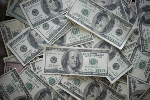 Billie dollar. money background https://www.freepik.com/free-photo/billie-dollar-money-background_1025791.htm#query=100%20dollars&position=0&from_view=search&track=sph