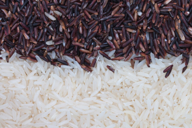 https://www.freepik.com/premium-photo/brown-rice-riceberry-white-rice-jasmine-rice_4154667.htm#query=brwn%20white%20rice&position=45&from_view=search&track=ais
