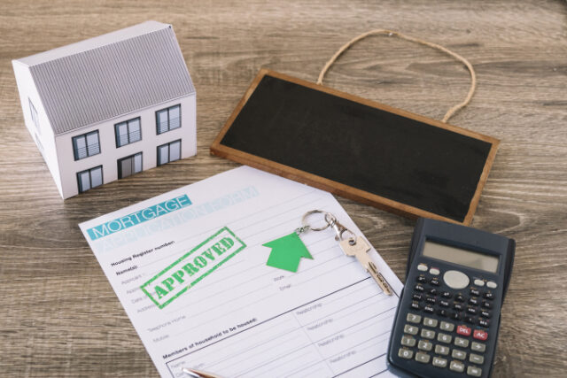 https://www.freepik.com/free-photo/composed-contract-mortgage-agent-desk_1807720.htm#query=mortgages&position=39&from_view=search