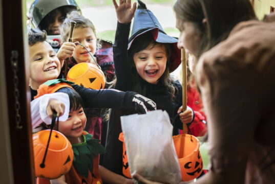 https://www.freepik.com/free-photo/little-children-trick-treating-halloween_3215427.htm#query=trick%20or%20treat&position=4&from_view=search&track=sph