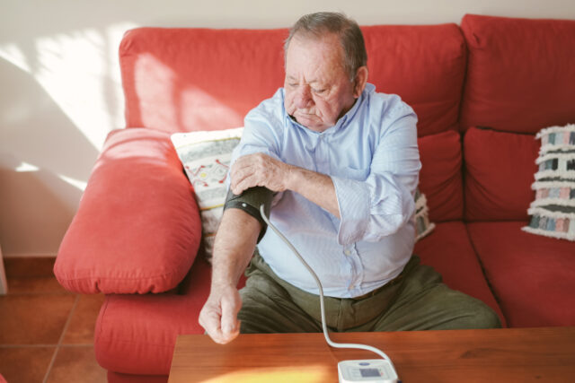 https://www.freepik.com/premium-photo/older-man-puts-cuff-blood-pressure-monitor-his-right-arm-health_23626168.htm#page=2&query=blood%20pressure%20cuff&position=46&from_view=search