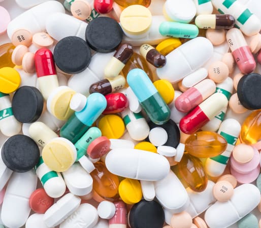 https://www.freepik.com/free-photo/packings-pills-capsules-medicines_1178867.htm#query=many%20medications&position=0&from_view=search&track=sph