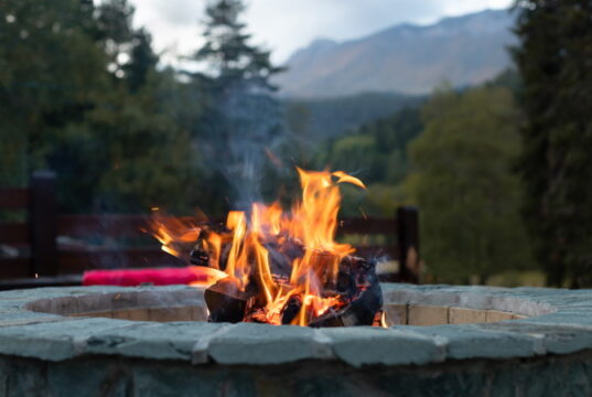 https://www.freepik.com/premium-photo/rest-zone-with-fire-pit_10670055.htm#query=firepit&position=10&from_view=search&track=sph