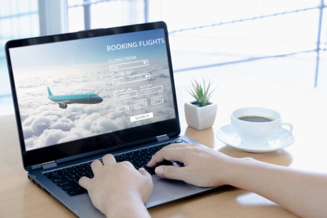 Booking Flight Travel Website Concept https://www.vecteezy.com/photo/8727664-booking-flight-travel-website-concept