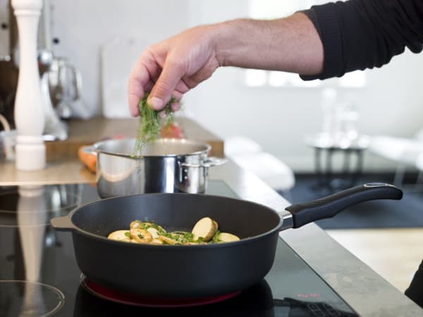 https://www.vecteezy.com/photo/763578-cooking