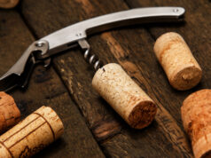 https://www.vecteezy.com/photo/7297103-corkscrew-and-wine-corks
