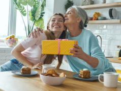 https://www.vecteezy.com/photo/10153484-happy-senior-woman-receiving-a-gift-box-from-her-adult-daughter-while-both-sitting-at-the-kitchen