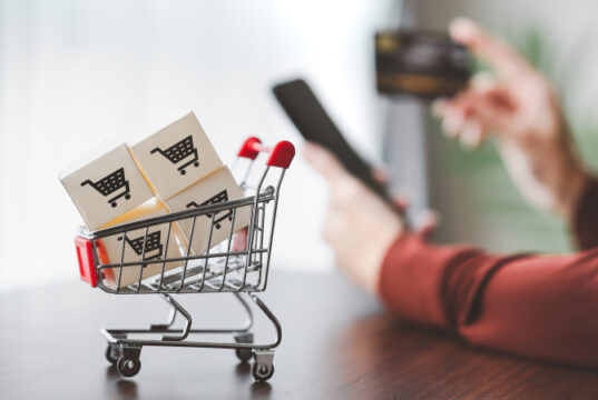 https://www.vecteezy.com/photo/1903669-online-shopping-concept