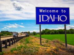 https://www.freepik.com/premium-photo/welcome-idaho-state-sign_30905116.htm#query=idaho&position=17&from_view=search&track=sph