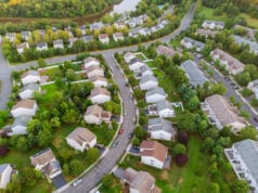 https://www.freepik.com/premium-photo/aerial-view-suburban-homes-roads-early-sunrise_5476032.htm#query=homes&position=11&from_view=search&track=sph