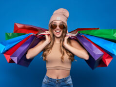 https://www.freepik.com/premium-photo/beautiful-woman-sunglasses-hat-with-packages-sale_18133252.htm#query=gift%20shopping&position=27&from_view=search&track=sph