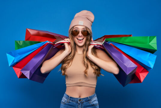 https://www.freepik.com/premium-photo/beautiful-woman-sunglasses-hat-with-packages-sale_18133252.htm#query=gift%20shopping&position=27&from_view=search&track=sph