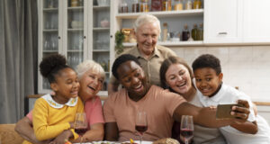 https://www.freepik.com/free-photo/happy-family-having-nice-thanksgiving-dinner-together_17836468.htm#query=thanksgiving%20family%20dinner&position=14&from_view=search&track=sph