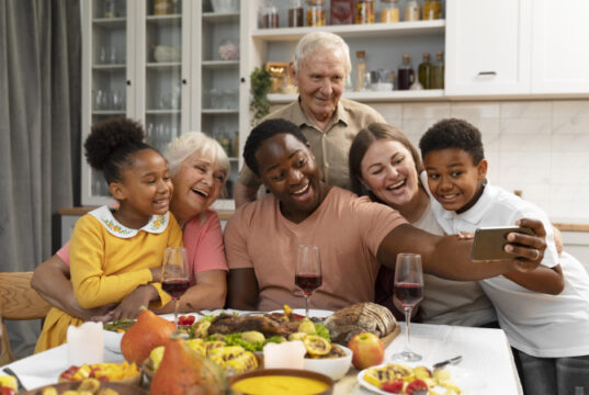 https://www.freepik.com/free-photo/happy-family-having-nice-thanksgiving-dinner-together_17836468.htm#query=thanksgiving%20family%20dinner&position=14&from_view=search&track=sph