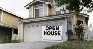 https://www.freepik.com/free-photo/house-with-yard-sign-open-house_25625084.htm#query=open%20house&position=0&from_view=search&track=sph