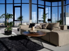 https://www.freepik.com/free-photo/modern-spacious-room-with-large-panoramic-window_13908610.htm#query=luxury%20home&position=22&from_view=search&track=sph