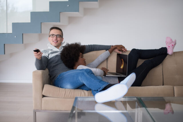 https://www.vecteezy.com/photo/10660239-multiethnic-couple-relaxing-at-home