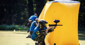 https://www.freepik.com/premium-photo/vinnitsaukraine-august-222016young-man-paintballerin-protective-uniform-mask-extreme-process-paintball-game_26296663.htm#query=paintball&position=7&from_view=search&track=sph