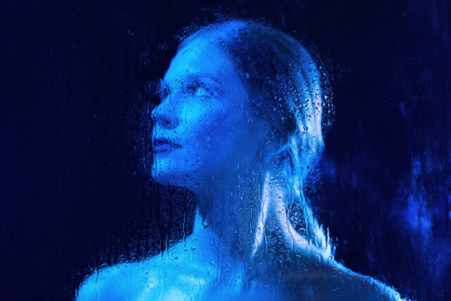 https://www.freepik.com/free-photo/woman-portrait-with-blue-lights-visual-effects_26813669.htm?query=blue%20light%20treatment&collectionId=261&&position=6&from_view=collections
