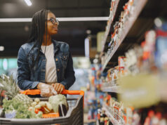 https://www.freepik.com/free-photo/woman-shopping-vegetables-supermarket_9658772.htm#query=food%20shopping&position=10&from_view=search&track=sph