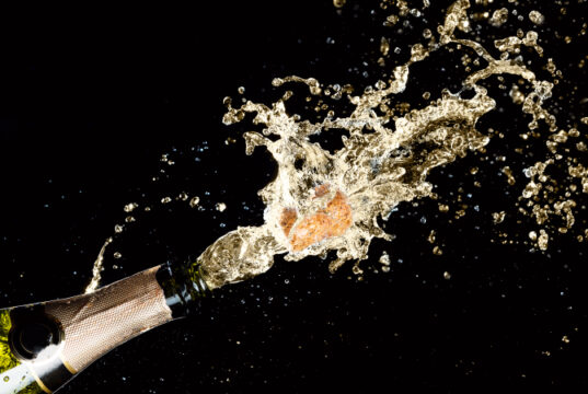 https://www.freepik.com/premium-photo/explosion-splashing-champagne-sparkling-wine_5586200.htm#query=new%20years%20toast&position=8&from_view=search&track=sph