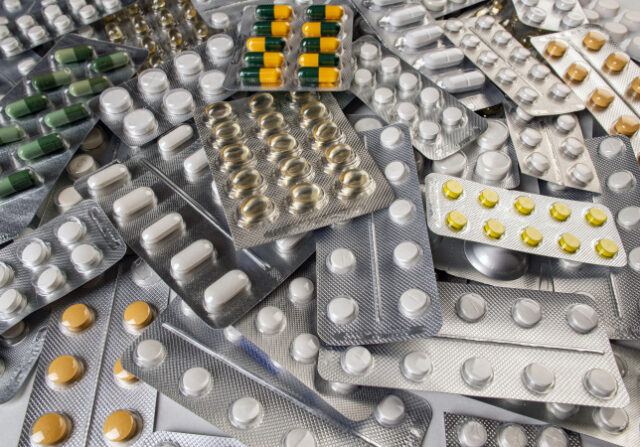 https://www.freepik.com/premium-photo/pharmaceuticals-pills-medicine_35792224.htm#query=pill%20blister&position=33&from_view=search&track=sph