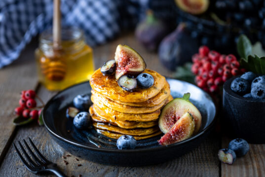 https://www.freepik.com/premium-photo/pumpkin-pancakes-with-syrup-honey-flax-seeds-figs-blueberries-dark-plate-table_9764618.htm#query=pancake%20and%20flax&position=14&from_view=search&track=sph