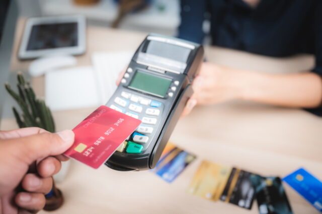 https://www.vecteezy.com/photo/1226691-consumer-is-paying-for-service-with-credit-card