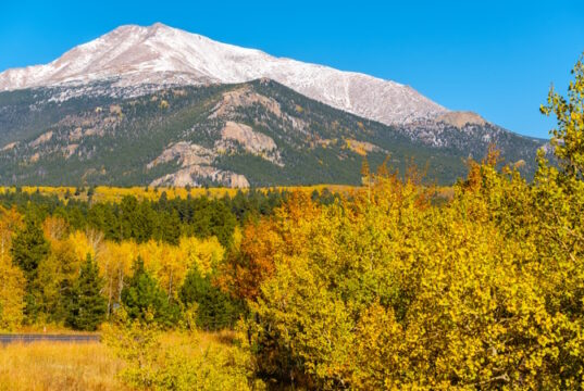 https://www.freepik.com/premium-photo/chapel-rock-near-estes-park-colorado_35692028.htm#query=colorado%20homes&position=6&from_view=search&track=sph
