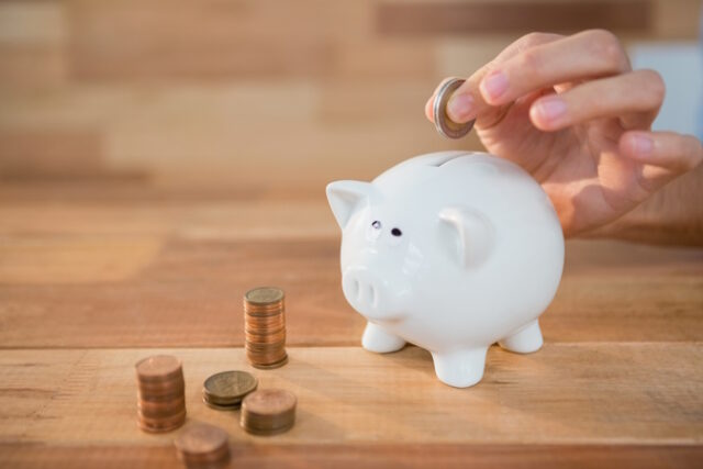 https://www.freepik.com/free-photo/hand-inserting-coin-piggy-bank_991939.htm#query=savings&position=40&from_view=search&track=sph