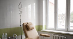https://www.freepik.com/free-photo/medical-salon-ready-chemotherapy-treatment_22272372.htm#query=cancer%20treatment%20chair&position=2&from_view=search&track=ais