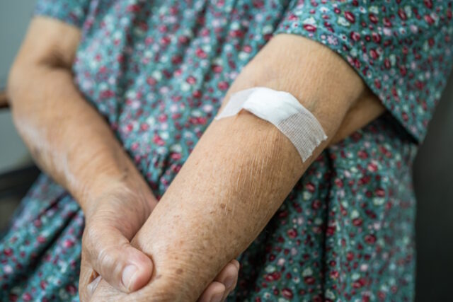 https://www.vecteezy.com/photo/7815666-asian-senior-or-elderly-old-lady-woman-patient-show-cotton-wool-stop-bleeding-after-blood-drawing-testing-for-annually-physical-health-check-up-to-check-cholesterol-blood-pressure-and-sugar-level