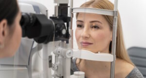 https://www.freepik.com/free-photo/woman-eyes-consult_13447378.htm#query=eye%20exam&position=4&from_view=search&track=sph