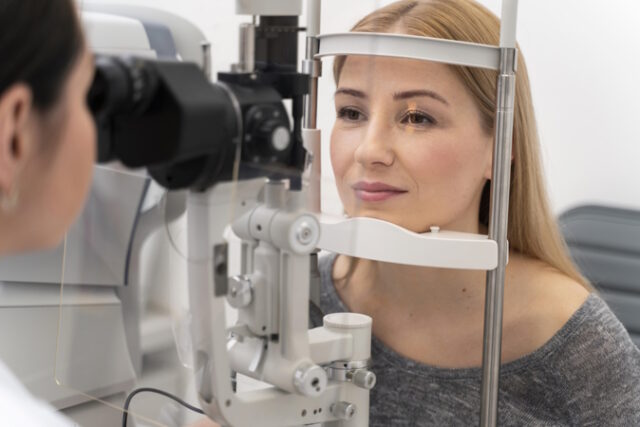 https://www.freepik.com/free-photo/woman-eyes-consult_13447378.htm#query=eye%20exam&position=4&from_view=search&track=sph