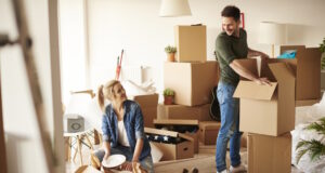 https://www.freepik.com/free-photo/young-couple-new-apartment-with-small-dog_15973256.htm#query=relocating&position=24&from_view=search&track=sph