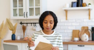 https://www.freepik.com/premium-photo/africanamerican-female-sending-letter-preparing-correspondence-mail-delivery-closing-envelope_24360976.htm#page=2&query=checking%20mail&position=27&from_view=search&track=ais
